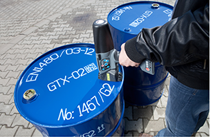 EBS大字符手持式喷码机油桶/化工桶标识解决方案